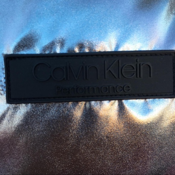 Calvin Klein Silver Puffy Performance Vest - Picture 7 of 8